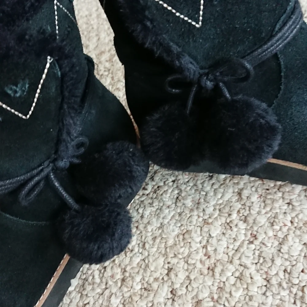 Jack Rogers Vera Suede Pom Pom Boots in black size 7